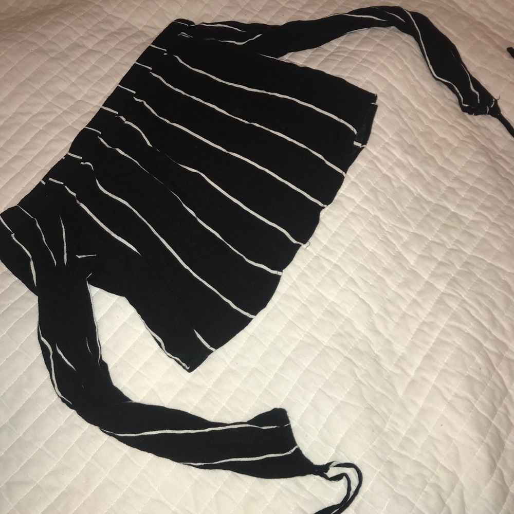 Kendal and Kylie off the shoulder